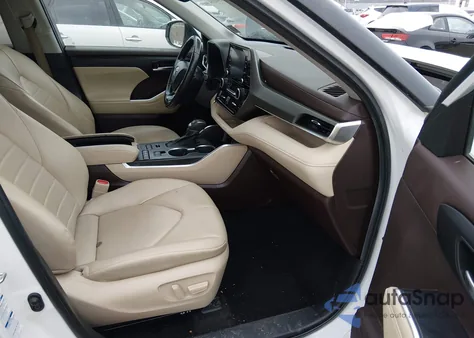 2022 Toyota Highlander Xle z USA, uszkodzony, nr VIN 5TDGZRBH9NS580025